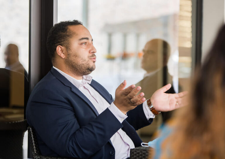 Gabon : Le porte-parole du président Ali Bongo Ondimba faiy un nouveau Facebook live