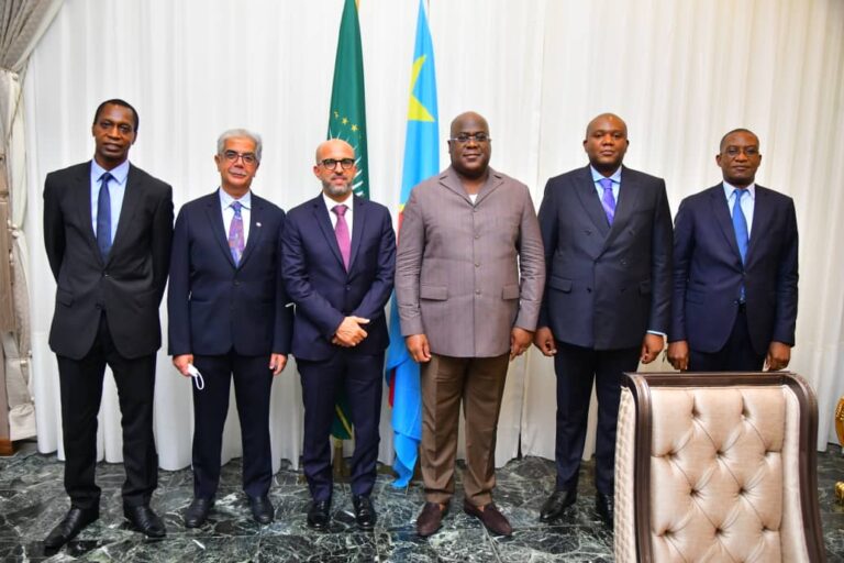 CLAUSES  RENÉGOCIÉES, 2 ANS POUR CONSTRUIRE LE PORT EN EAU PROFONDE DE BANANA